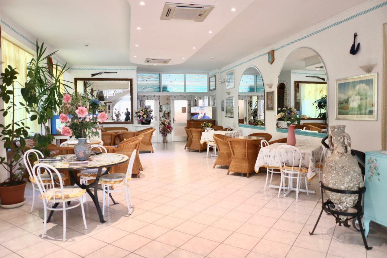 Hotel Marconi Cattolica Eksteriør billede