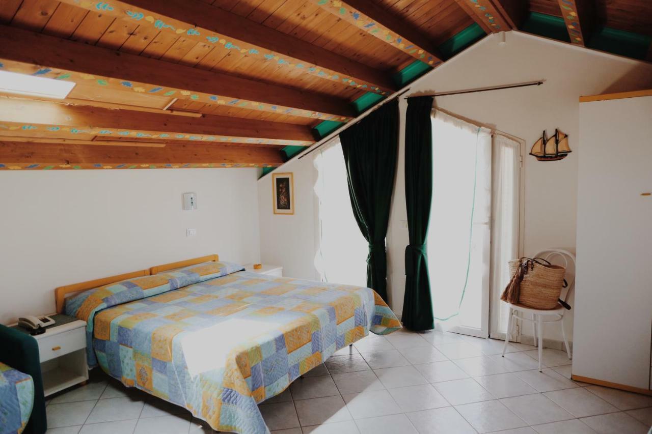 Hotel Marconi Cattolica Eksteriør billede
