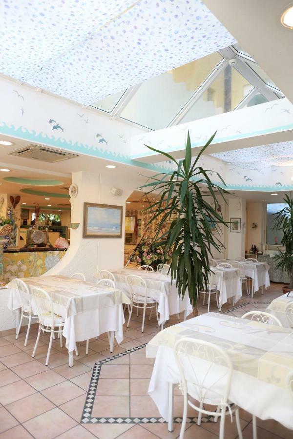 Hotel Marconi Cattolica Eksteriør billede