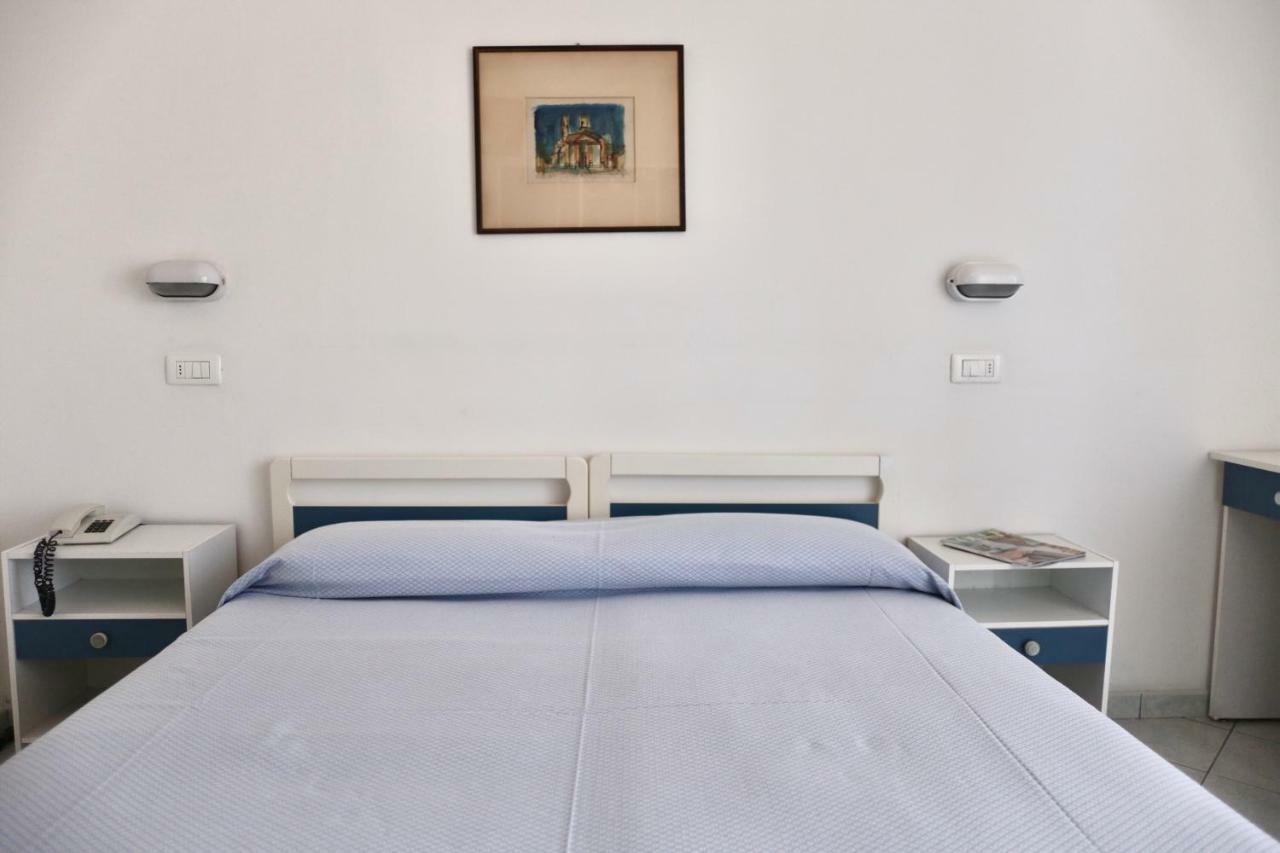 Hotel Marconi Cattolica Eksteriør billede
